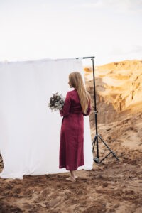 Linane maksikleit, wrap-lõige, taskud, 3/4 varrukad, bordoopuunane