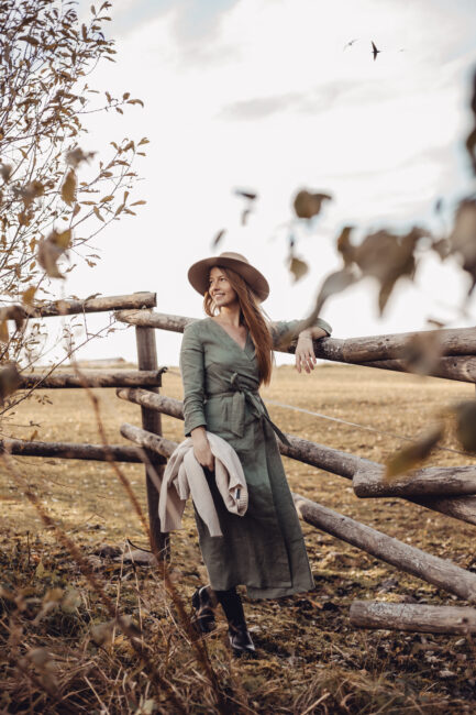 Linane kleit Lotta oliiv