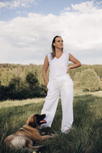 Laia säärega linased püksid, varrukateta linane top